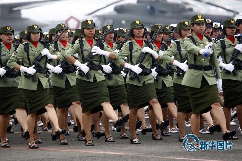 當地時間2012年10月5日，印尼雅加達，印尼舉行閱兵式，慶祝建軍67周年。(圖片來源：東方IC)