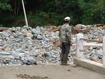 金江鎮多地突發泥石流
