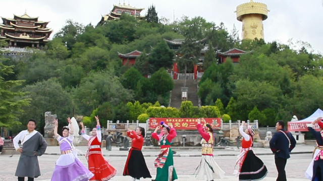 喜迎二十大 | 迪慶高原兒女唱響民族團結(jié)進步歡歌