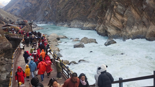 【香格里拉歡迎您】虎跳峽景區人氣旺