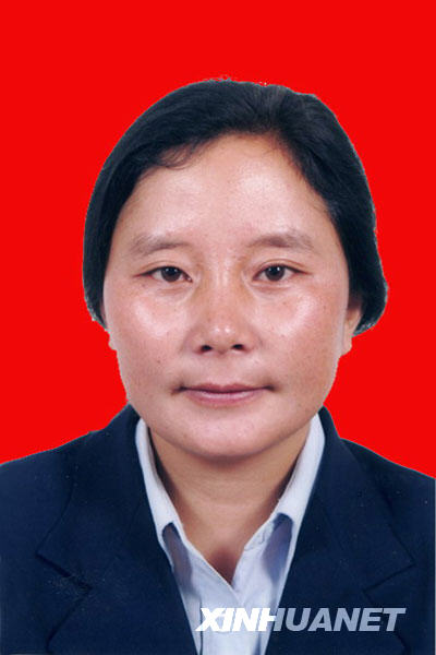 這是云南德欽縣云嶺鄉郵政所郵遞員尼瑪拉木(女，藏族)。