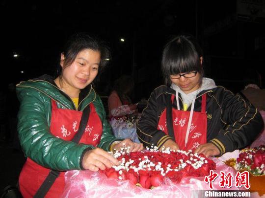 西方情人節云南受熱玫瑰價格創五年來新高（圖）