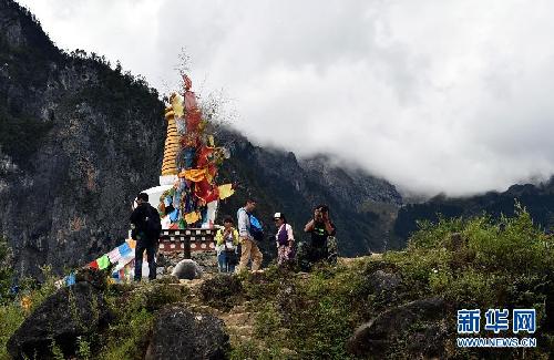 （晚報）（2）香格里拉巴拉格宗原生態景區震后重新開放