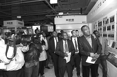 中國推動世界共同發展——國際社會高度關注中共十九大