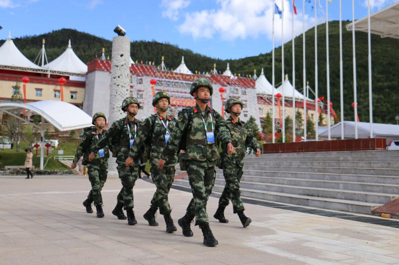 武警官兵圓滿完成藝術節安保工作