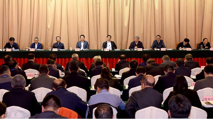 全省深度貧困地區脫貧攻堅現場推進會在迪慶召開