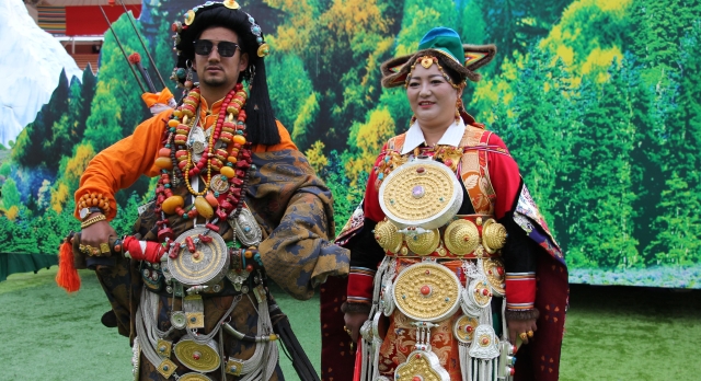 以服飾之源 展文化大美——香格里拉彭松措民族服飾有限公司打造本土傳統服飾品牌的故事