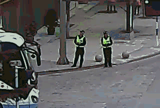 暖心！香格里拉交警執(zhí)勤時(shí)暈倒 過(guò)路市民緊急送醫(yī)