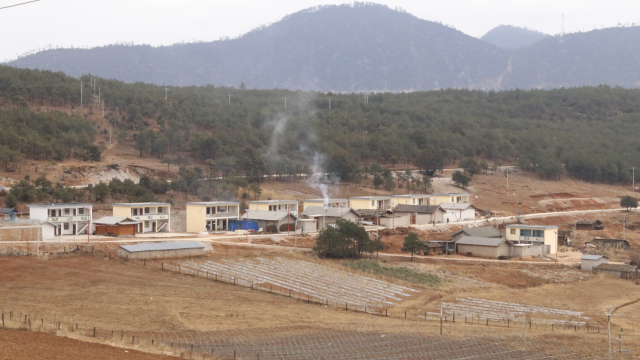 三壩鄉安南村變洛新村易地扶貧搬遷安置點基礎設施和公共服務得到了極大改善