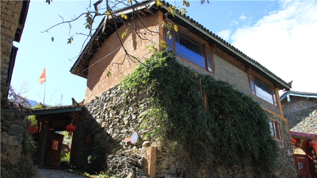 “四美創建”下的維西縣塔城鎮啟別村環境優美