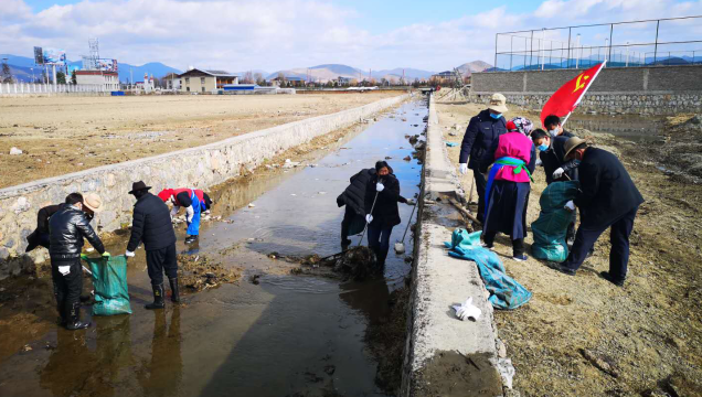 香格里拉市黨建引領美化鄉村環境