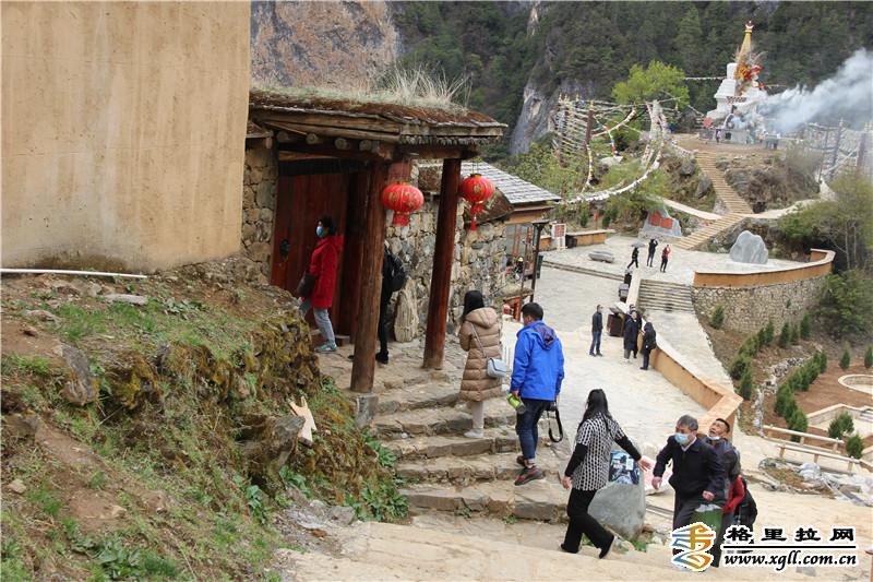 巴拉格宗景區票價下調50%