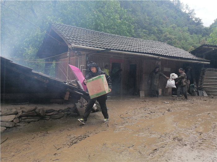 維西縣康普鄉扎子村發生泥石流災害無人員傷亡