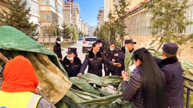 【愛國衛生運動】香格里拉綜合行政執法局到香巴拉小鎮開展小區聯建活動