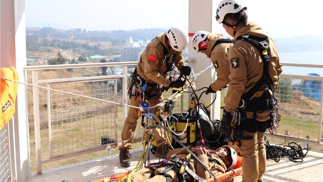 迪慶州消防救援支隊(duì)參加全省首屆山地救援技術(shù)交流賽獲總成績第一名