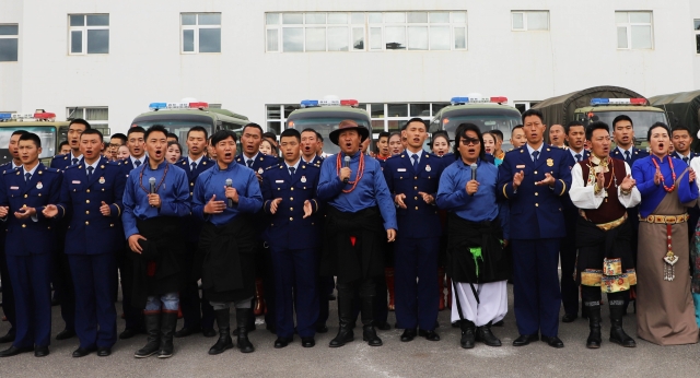 聯誼聯演進消防 禮贊黨史感黨恩