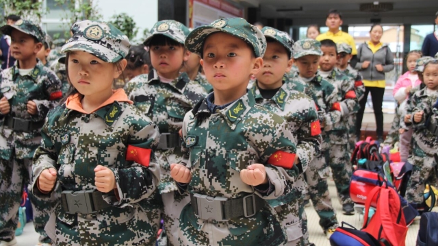 300余名幼兒園師生走進迪慶軍分區感受軍旅生活