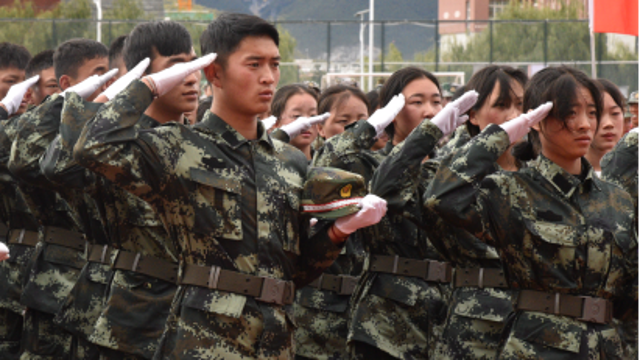 請(qǐng)檢閱，州民專軍訓(xùn)匯報(bào)表演！