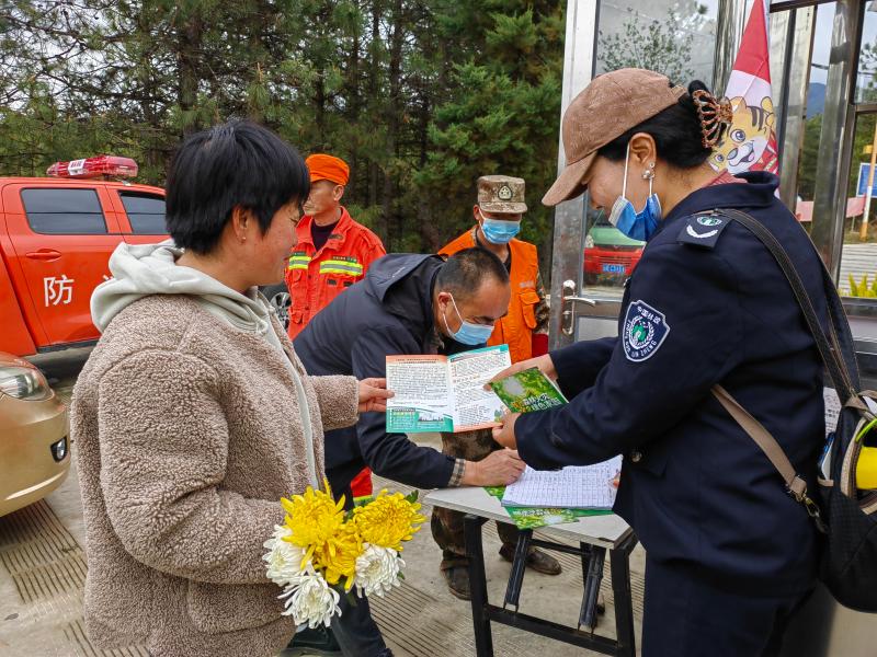 維西縣筑牢森林“防火墻” 共護平安“清明節”