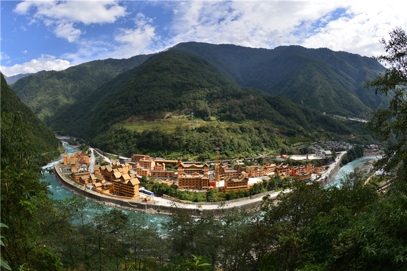 云南怒江州獨龍江鄉孔當特色旅游小集鎮全貌。羅金紅攝.jpg