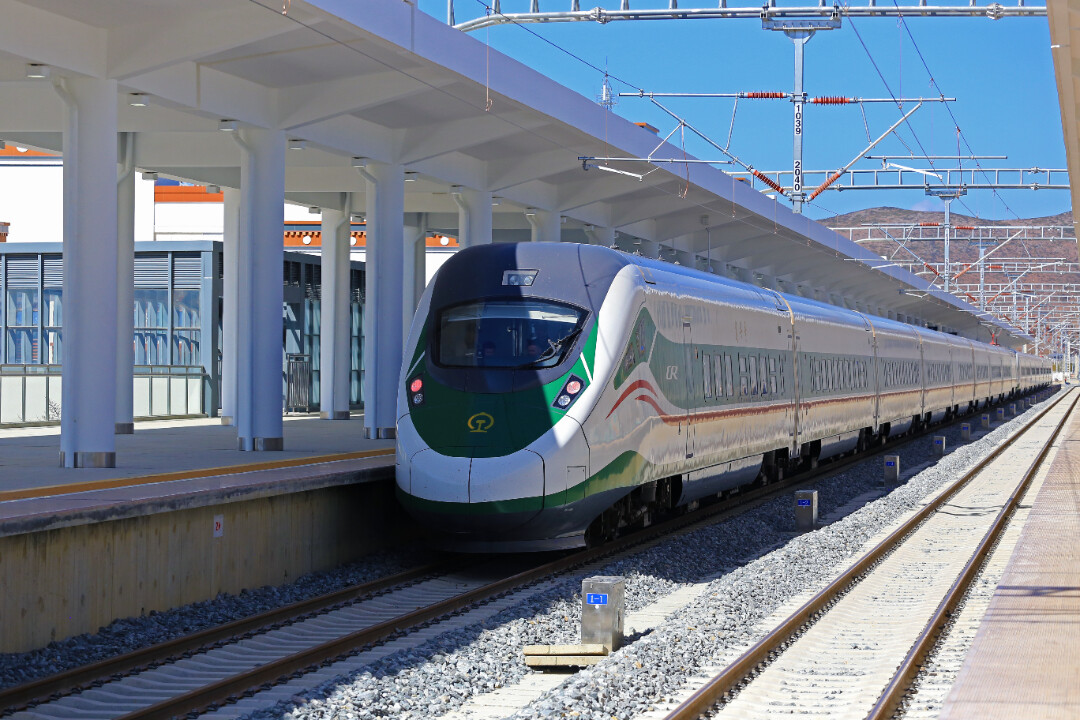 3、動車停靠至香格里拉站（主）.JPG
