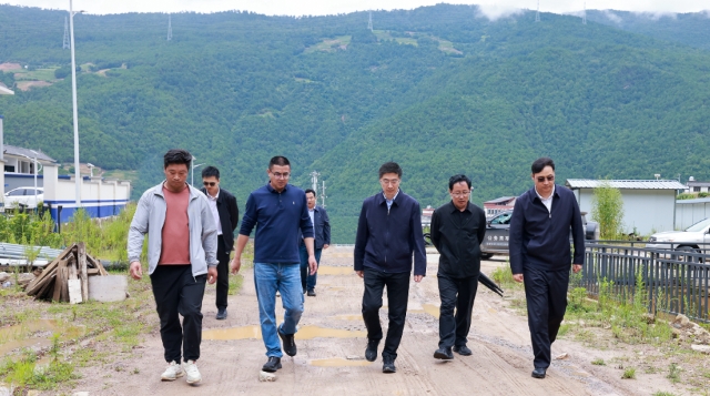 上訪變下訪 羅朝峰到維西縣白濟汛鄉共樂村一線接訪