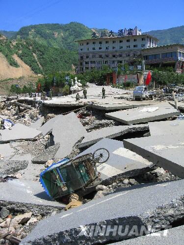  這是北川縣城內的景象（7月5日攝）。當日，記者經特許進入地震重災區北川縣城采訪，用相機記錄下北川縣城的現狀